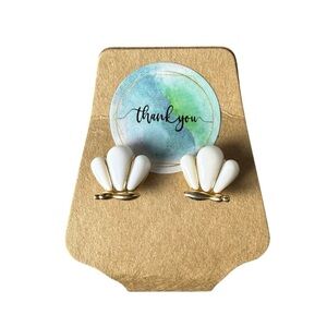 Avon Vintage Gold Tone Seashell Stud Earrings Beach Vacation